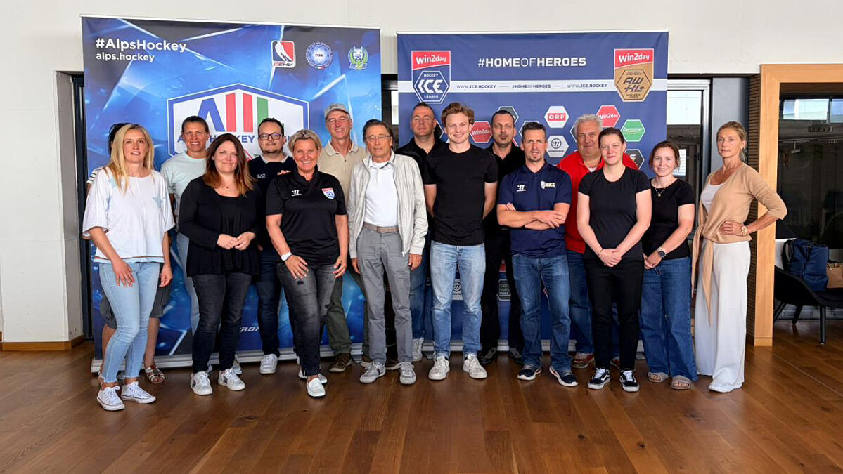 Teilnerhmer:innen beim Medical Meeting in Bozen