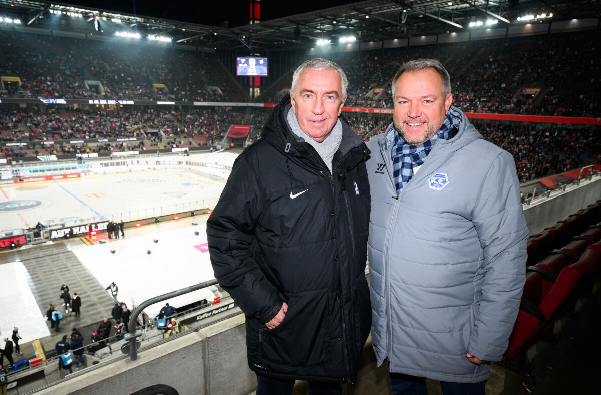 c) City-Press GmBH Bildagentur - IIHF-Präsident Luc Tardif (li.) und ICE-Geschäftsführer Christian Feichtinger (re.)