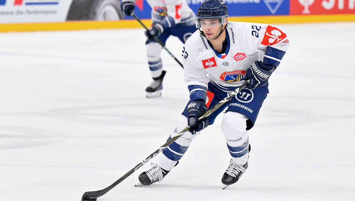 NEW DEFENCEMAN FOR THE CAPS